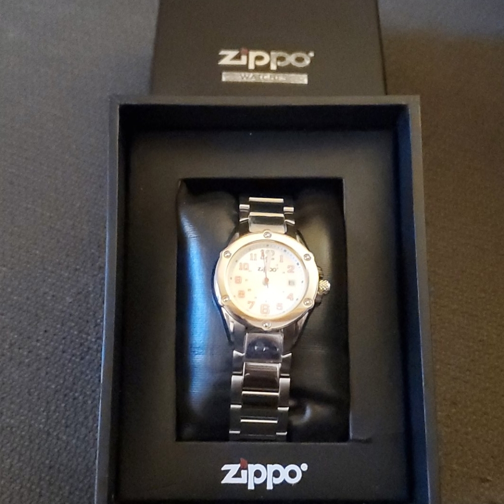 Zippo Women's Silver Sunray Watch